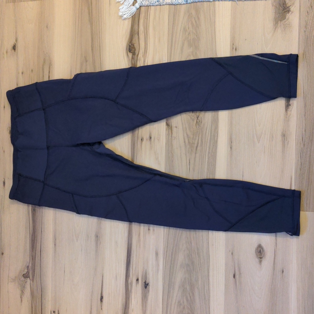 EUC Lululemon Crop Leggings Size 8